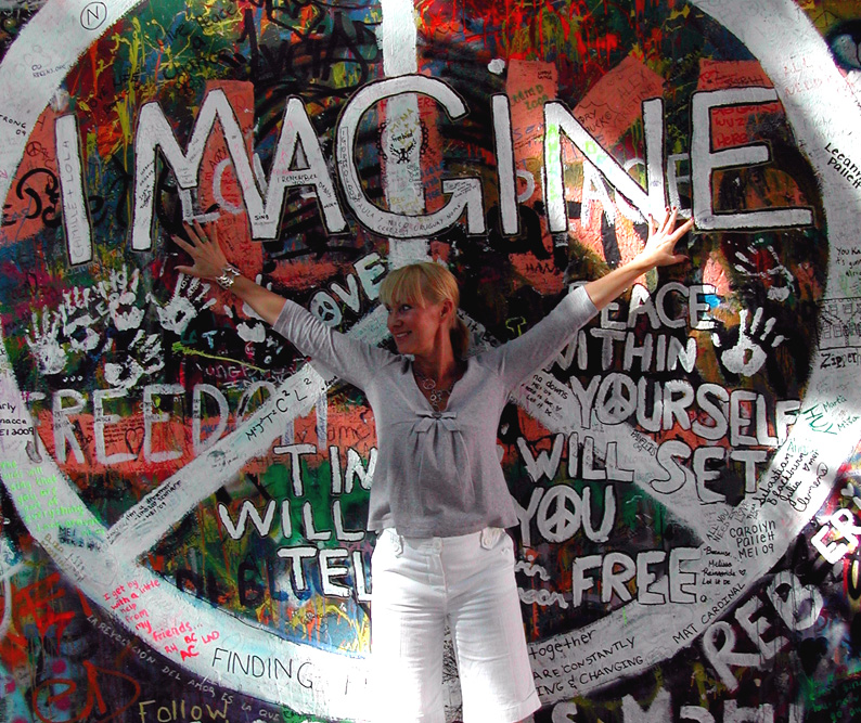 Kateřina and the Lennon´s wall in Prague 2.jpg